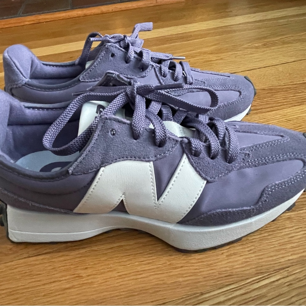 New Balance 327